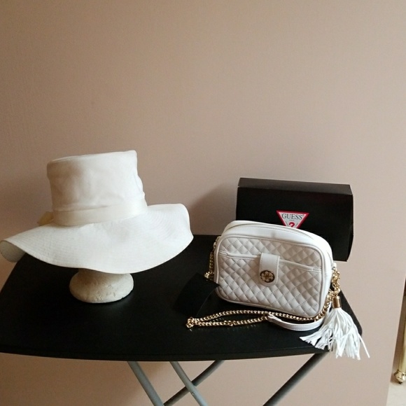 Vintage hat with Guess Hangbag